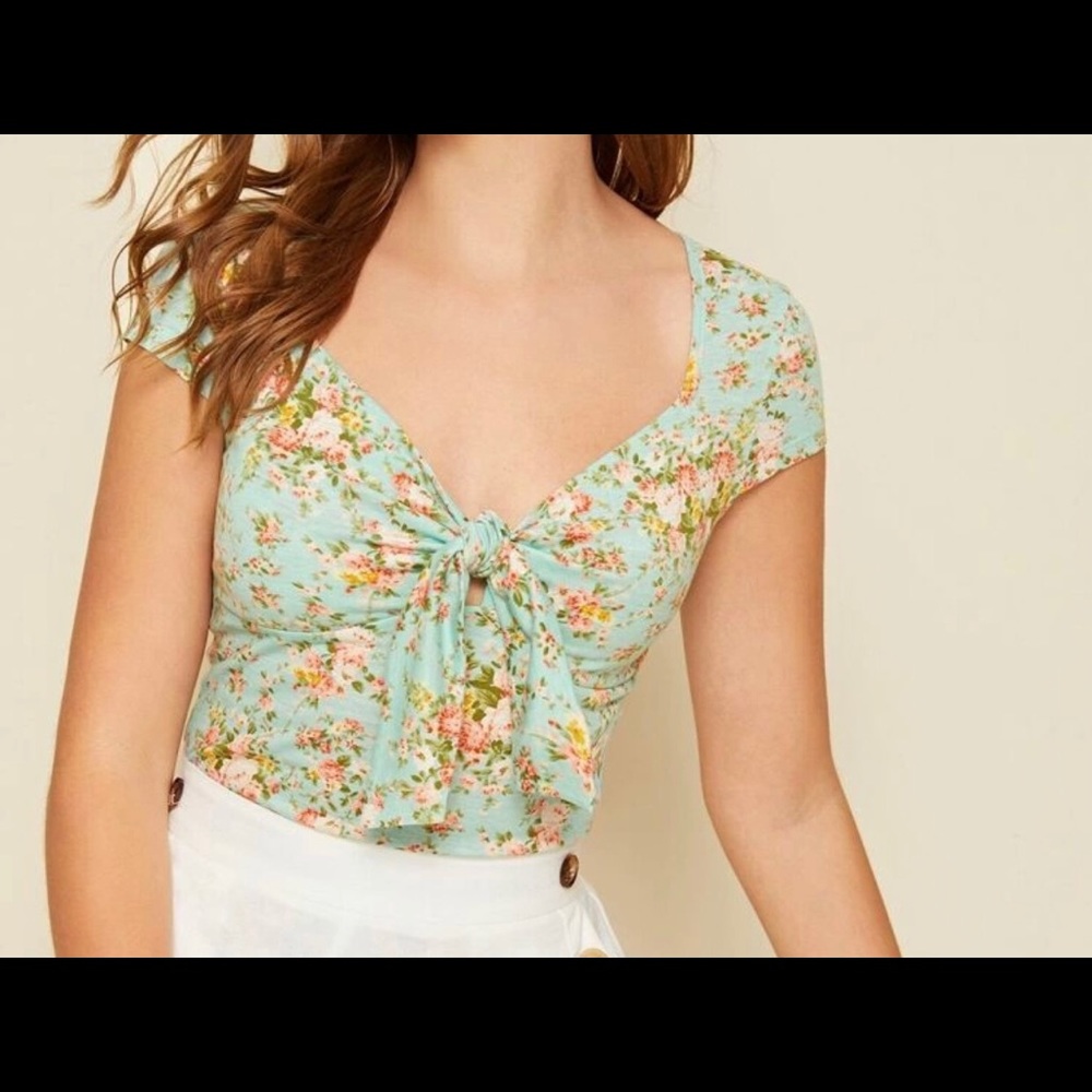 NWOT SHEIN Floral Print Tie Front Top
